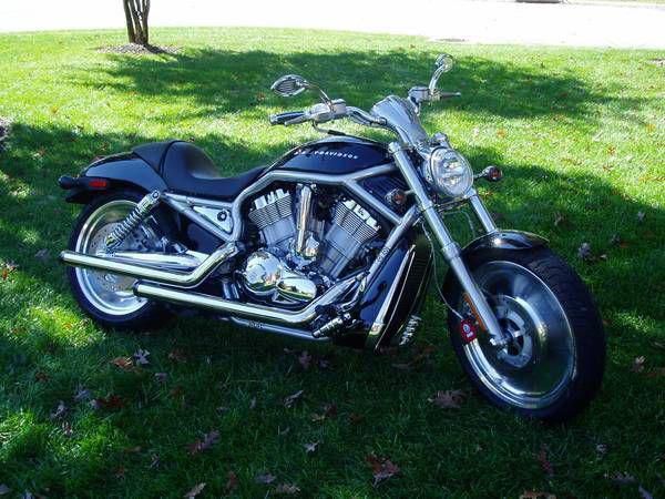 2004 harley davidson v-rod - original owner - only 8500 miles