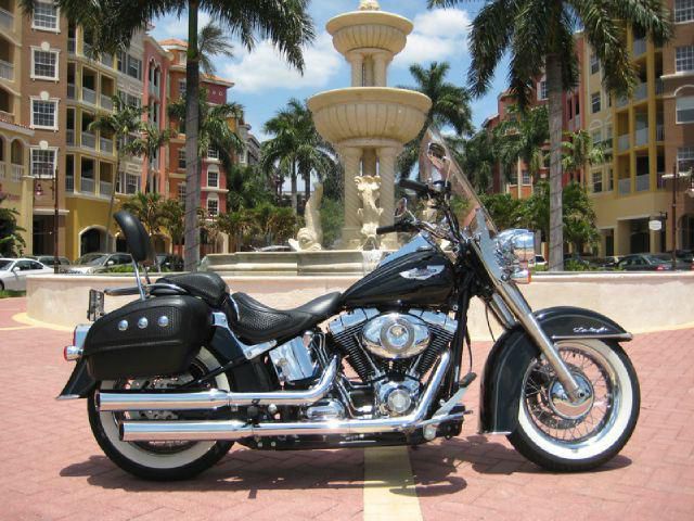 2008 Harley-Davidson Softail Deluxe Cruiser 