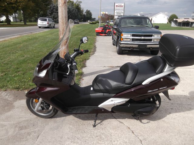 Used 2004 Honda Silverwing for sale.