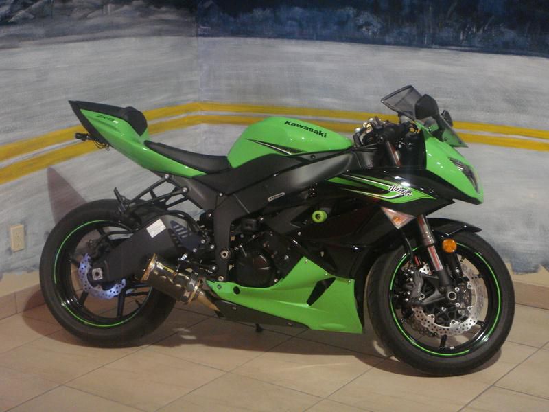 2011 Kawasaki Ninja ZX-6R ZX-6R Sportbike 