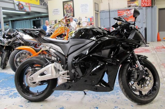 2011 Kawasaki ZX-10R Sportbike 