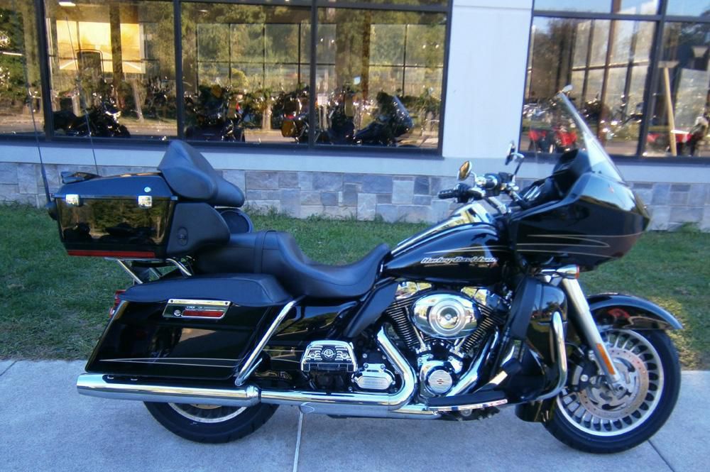 2011 harley-davidson fltru road glide ultra  touring 