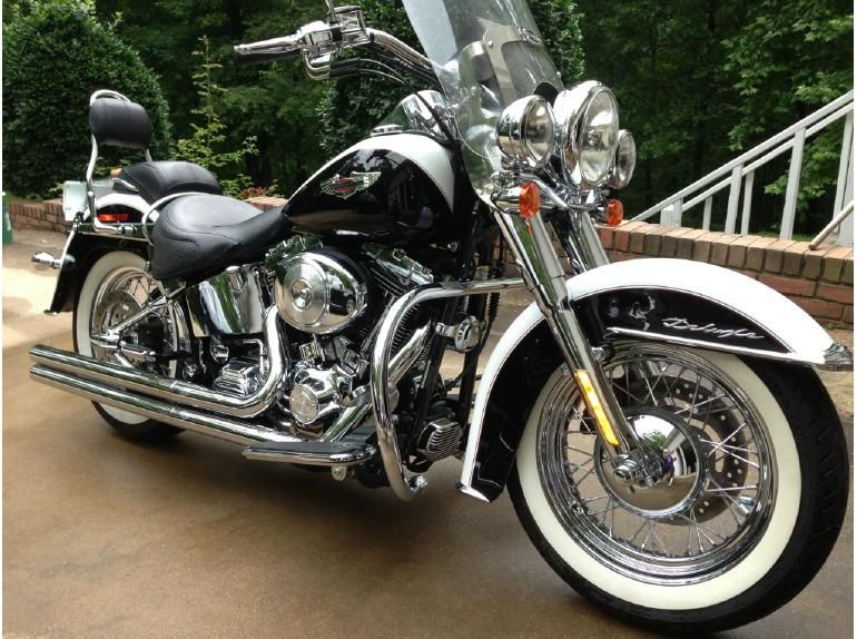 2005 Harley-Davidson Softail DELUXE Cruiser 