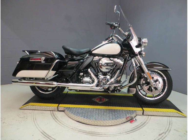 2014 Harley-Davidson FLHP 