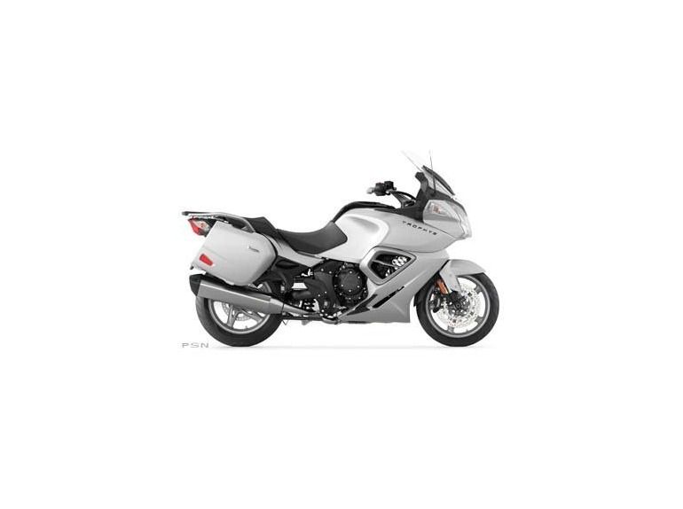 2013 triumph trophy se - lunar silver 