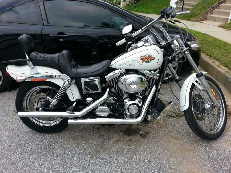 2000 Harley-Davidson Dyna wide glide Vance and Hines Straight shot exhaust