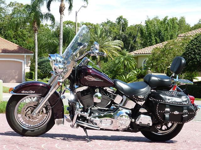 2006 heritage classic  custom chrome & leather  sharp color  low miles  exc.cond