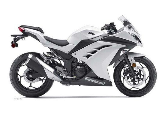 2013 kawasaki ninja 300  sportbike 
