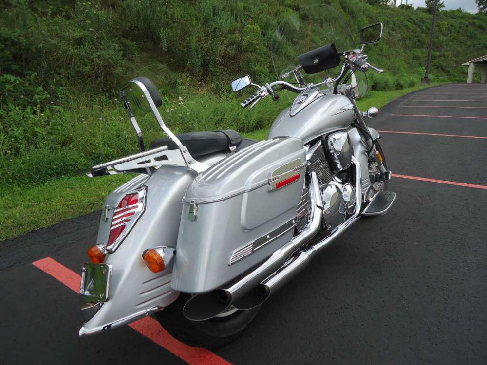 2009 honda vtx1300r  cruiser 