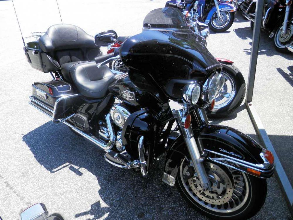 2010 harley-davidson flhtcu ultra classic electra glide  touring 