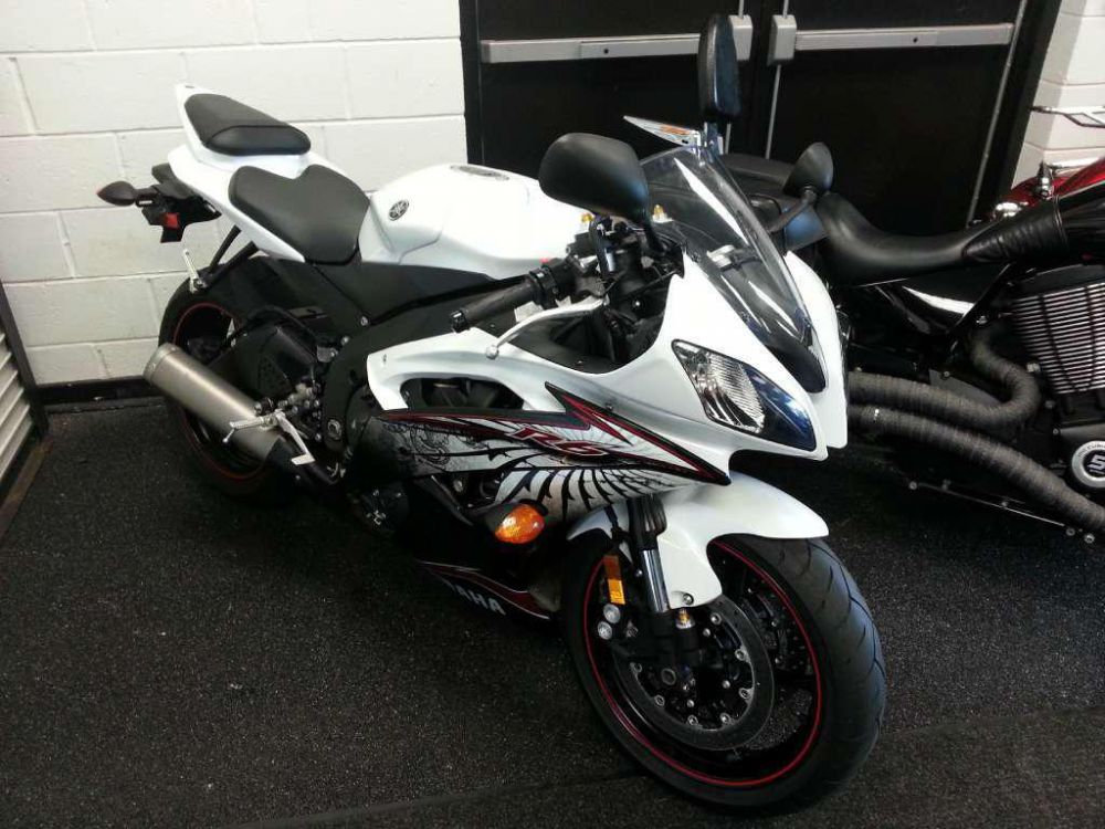 2012 yamaha yzf-r6  sportbike 