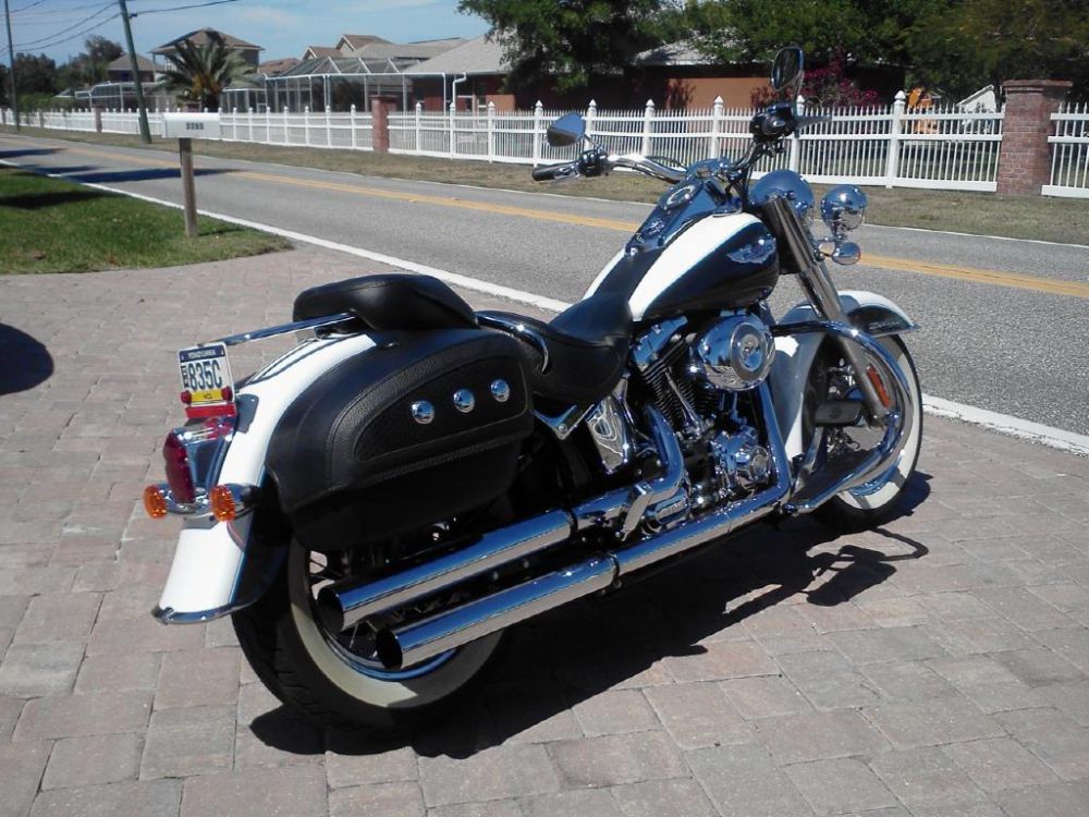 2008 harley-davidson softail deluxe flstni deluxe cruiser 