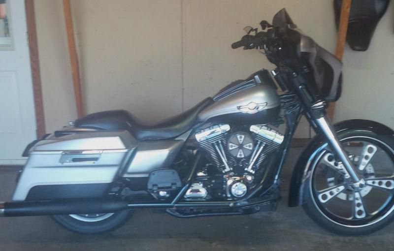 Harley davidson ultra classic anniversary edition - street glide look