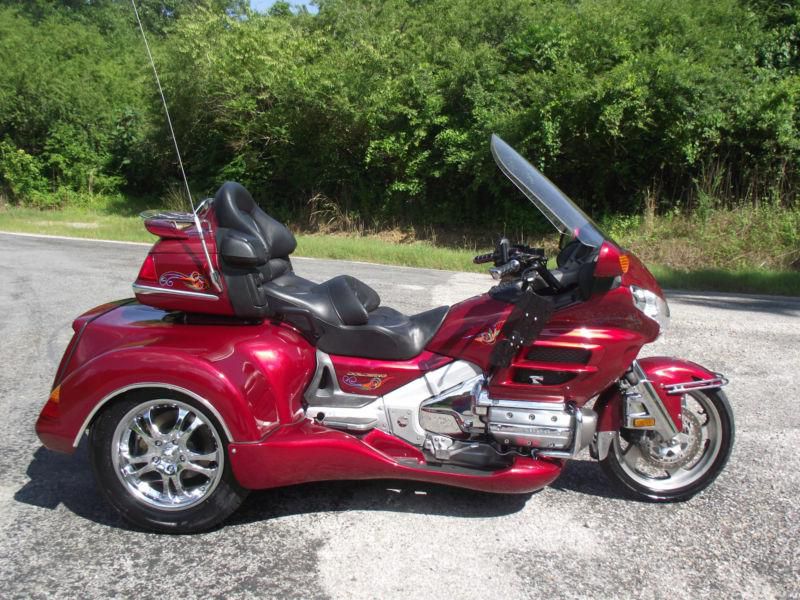 01 honda goldwing gl1800 roadsmith trike with running boards and chrome wheels